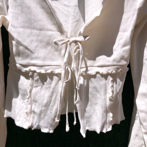 Kimchi Blue Cream tie front top new - Picture 3 of 16